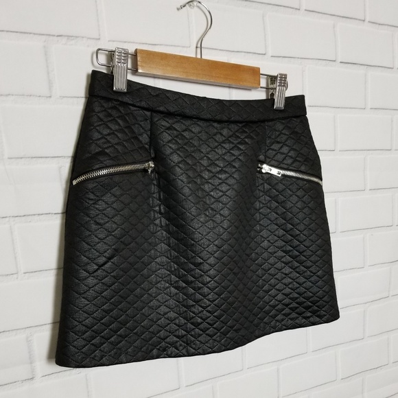 Bloomingdale's Aqua brand black quilted mini skirt - Picture 2 of 6